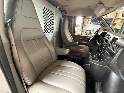 Used 2020 Chevrolet Express 2500 image 18