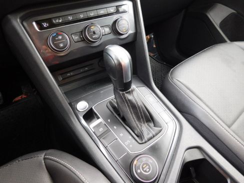 Used 2021 Volkswagen Tiguan SEL image 20