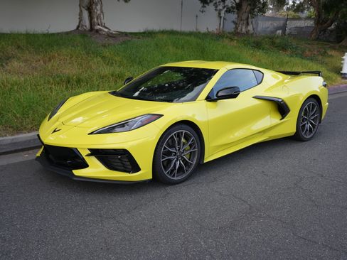 Used 2021 Chevrolet Corvette w/ Z51 Performance Package image 1