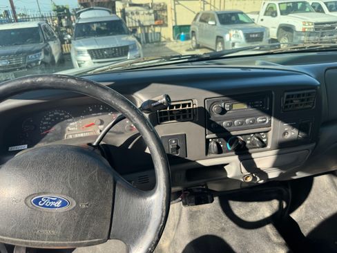 Used 2003 Ford F350 image 2