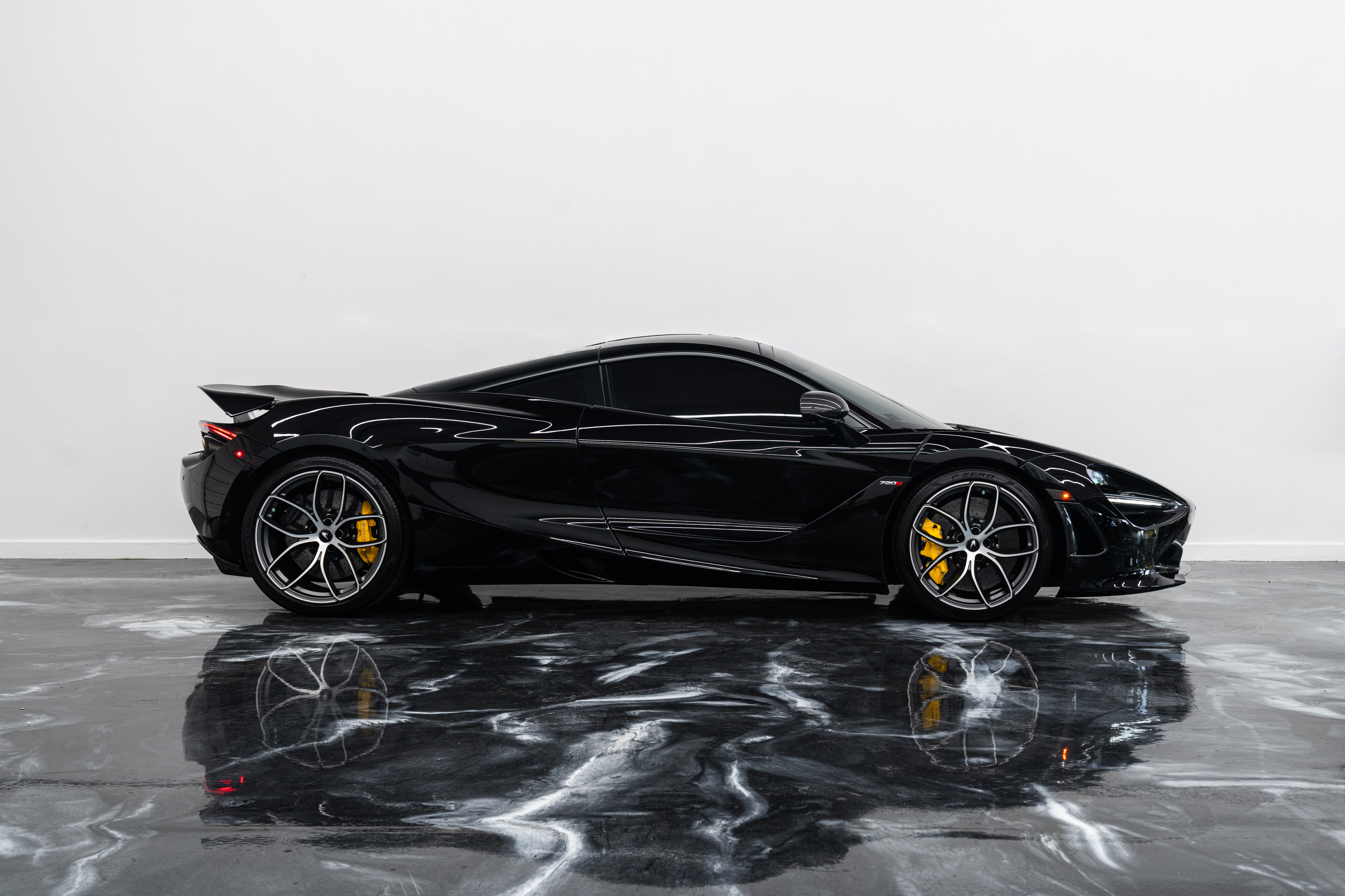 Used 2021 McLaren 720S Performance RWD image 5