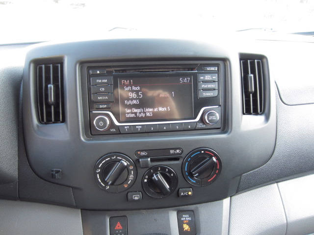Used 2019 Nissan NV200 S FWD image 3
