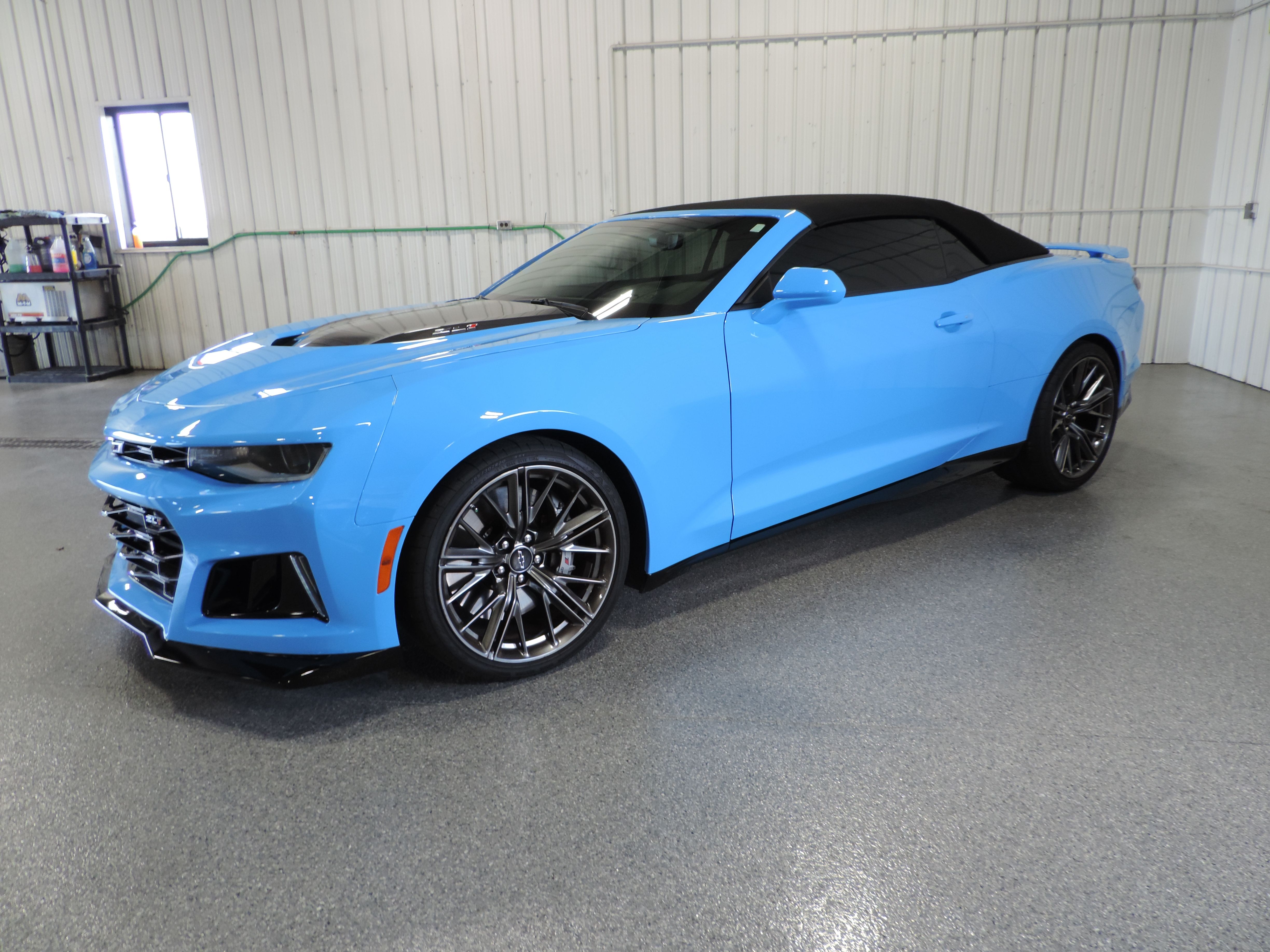 Used 2022 Chevrolet Camaro ZL1 Convertible RWD image 2