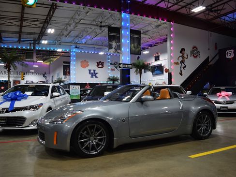 Used 2005 Nissan 350Z Touring RWD image 8