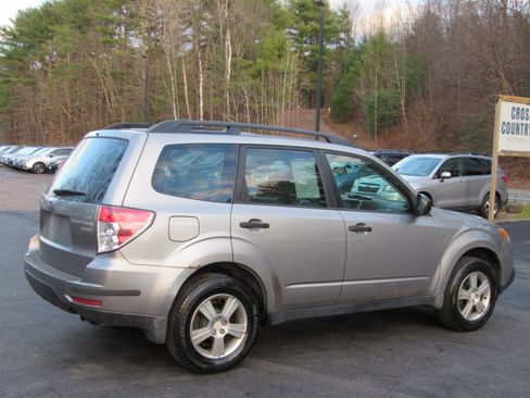 Used 2011 Subaru Forester 2.5X image 8