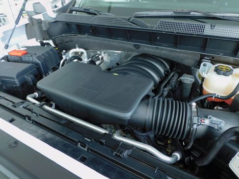 Used 2025 Chevrolet Silverado 1500 LT image 17