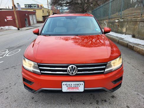 Used 2019 Volkswagen Tiguan SE image 1