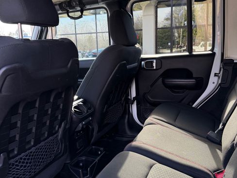 Used 2018 Jeep Wrangler Unlimited Rubicon image 7