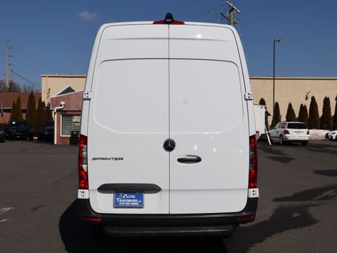 Used 2022 Mercedes-Benz Sprinter 2500 image 7
