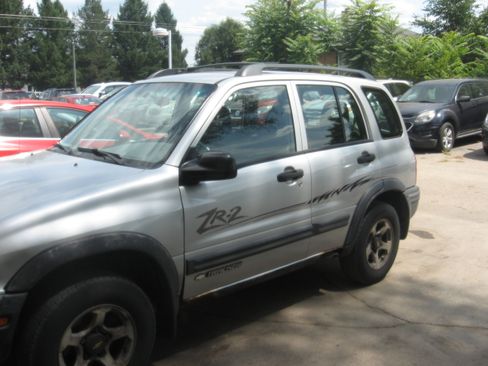 Used 2002 Chevrolet Tracker 4WD ZR2 image 1
