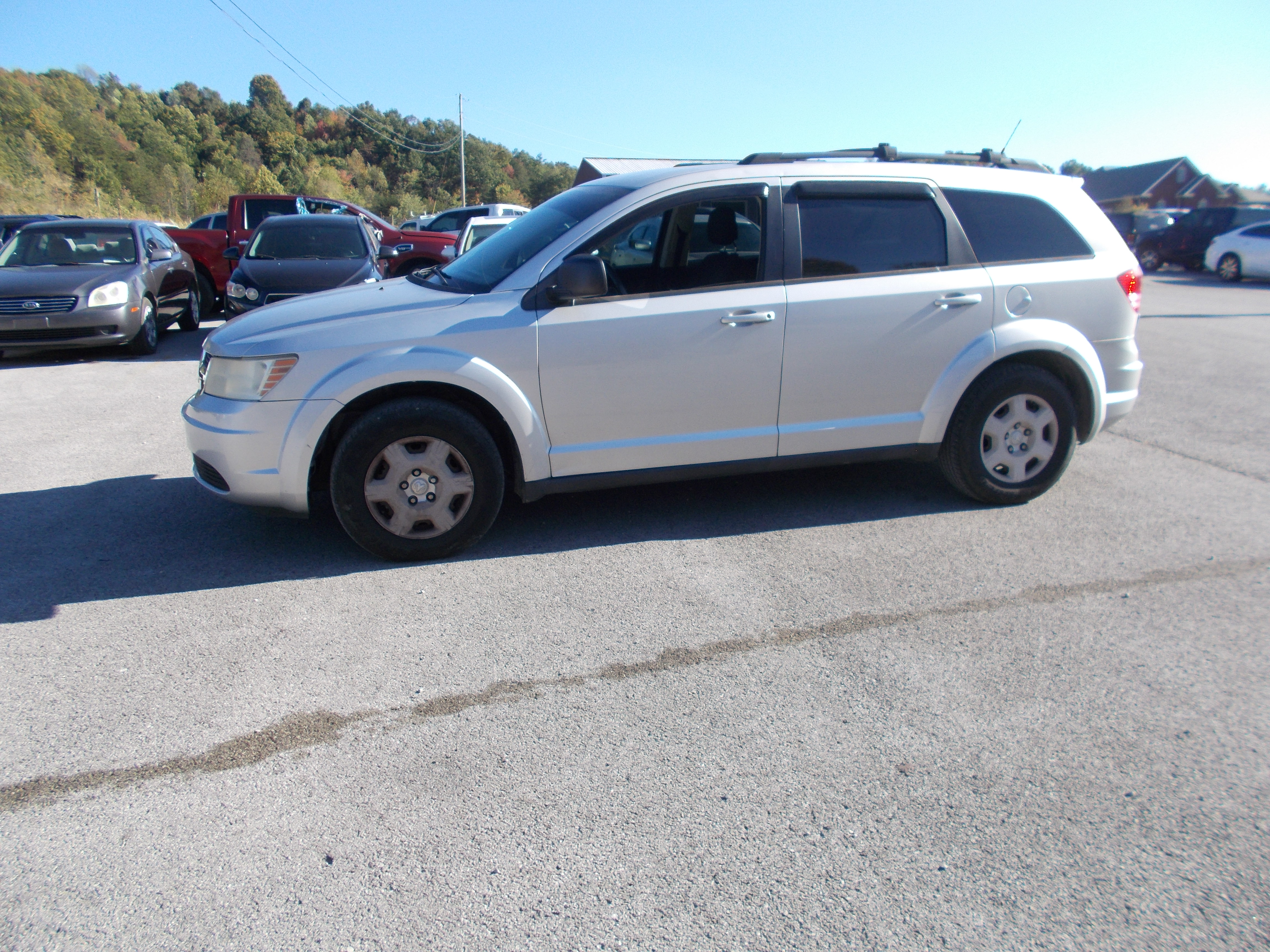 Used 2010 Dodge Journey 2WD SE image 1