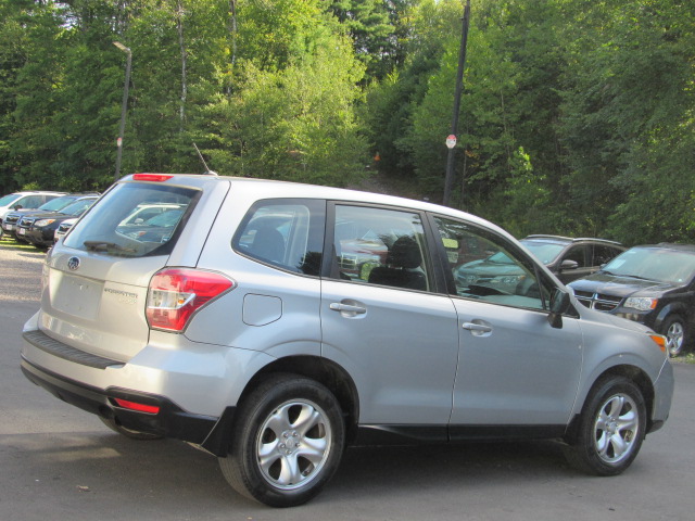 Used 2014 Subaru Forester 2.5i AWD/4WD image 9