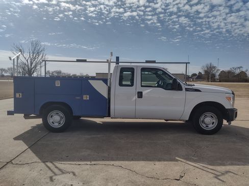 Used 2014 Ford F250 image 4