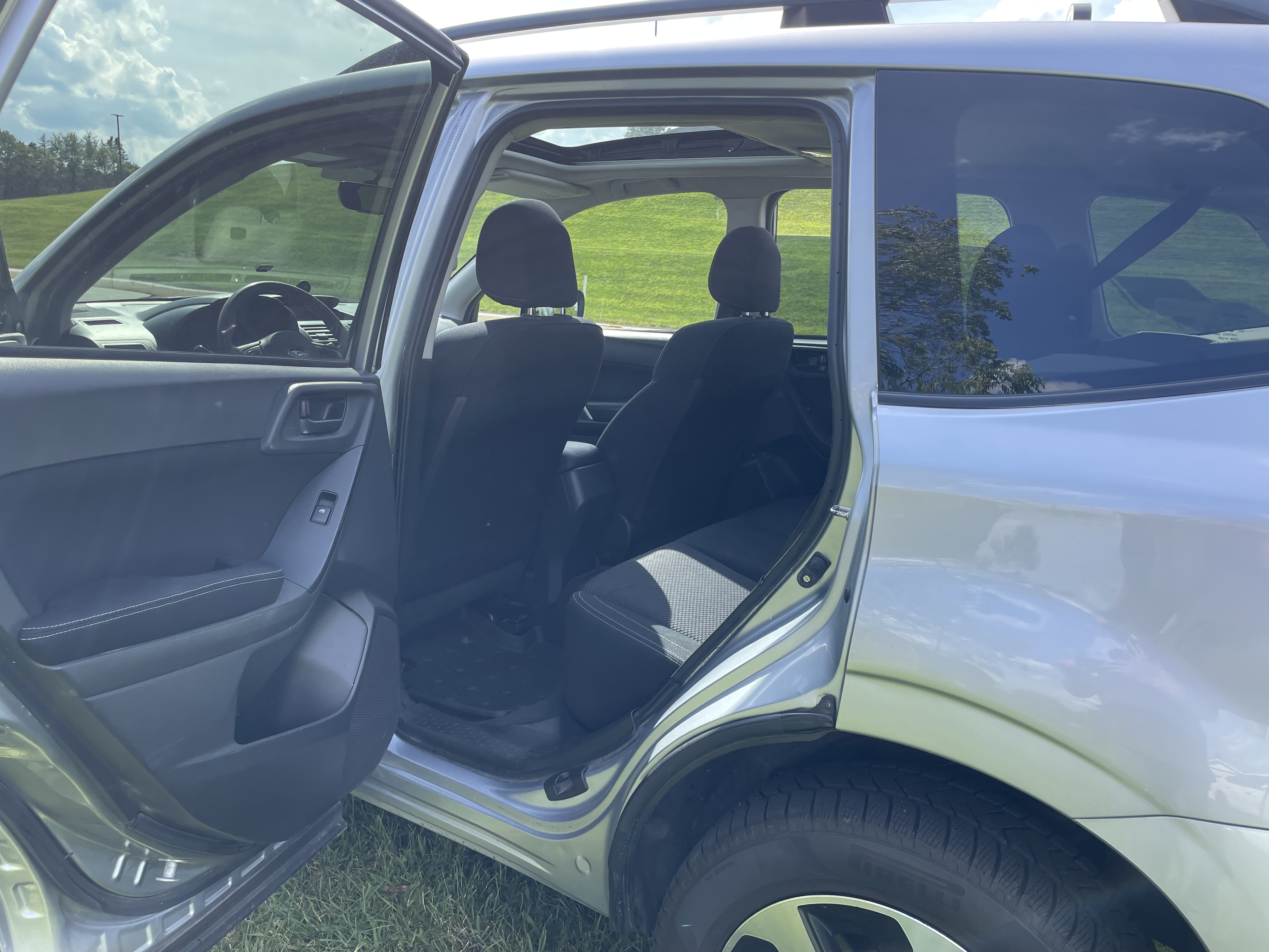 Used 2017 Subaru Forester 2.5i Premium AWD/4WD image 5