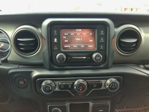 Used 2018 Jeep Wrangler Unlimited Sport image 56