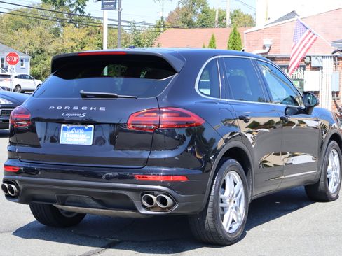 Used 2016 Porsche Cayenne S image 7