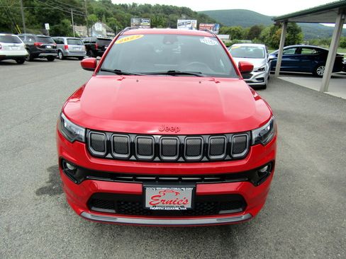 Used 2022 Jeep Compass 4WD Limited image 4