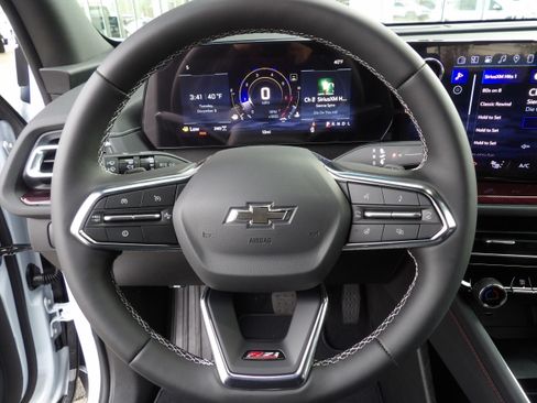 New 2026 Chevrolet Traverse Z71 image 2