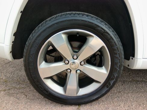 Used 2014 Jeep Grand Cherokee Overland image 21