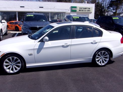 Used 2011 BMW 328i xDrive image 3