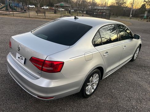 Used 2015 Volkswagen Jetta image 6