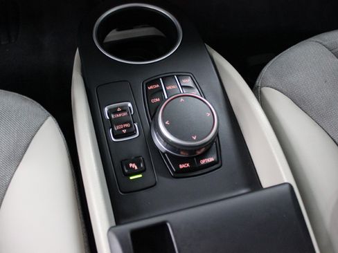 Used 2018 BMW i3 image 25