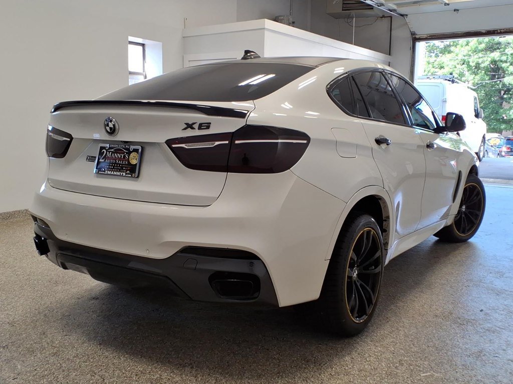 Used 2018 BMW X6 xDrive35i w/ M-Sport Package AWD/4WD image 4