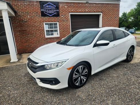 Used 2018 Honda Civic EX-T Sedan image 3