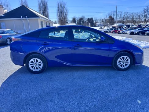 Used 2016 Toyota Prius Two image 5
