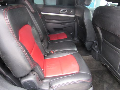 Used 2017 Ford Explorer Limited image 17