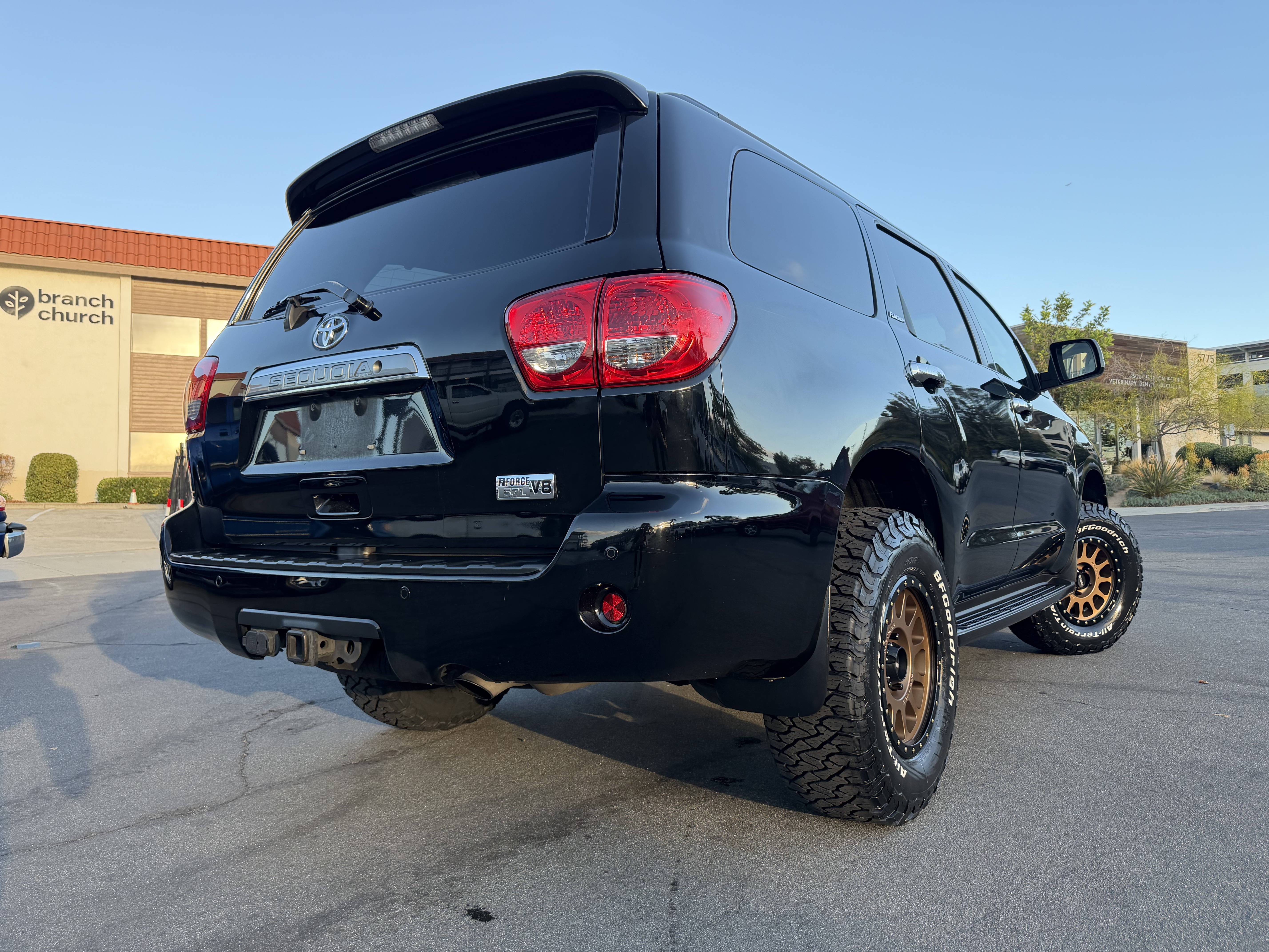 Used 2011 Toyota Sequoia Platinum AWD/4WD image 8