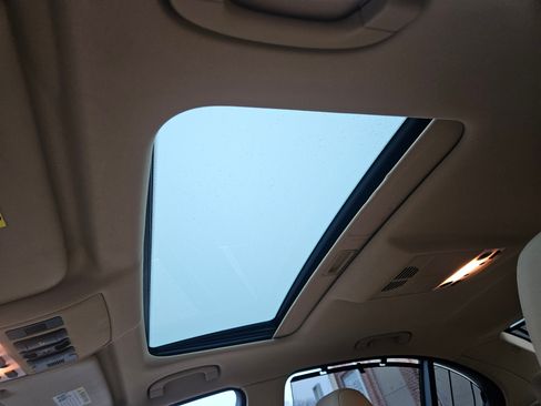 Used 2007 BMW 530xi image 44