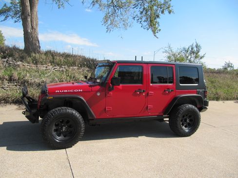 Used 2011 Jeep Wrangler Rubicon image 1
