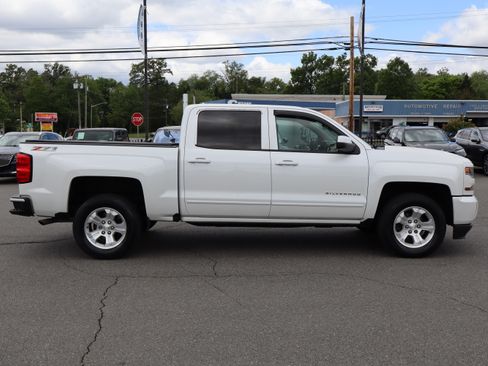 Used 2017 Chevrolet Silverado 1500 4x4 Crew Cab LT w/ Z71 image 9