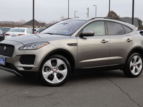 Used 2019 Jaguar E-PACE SE image 2