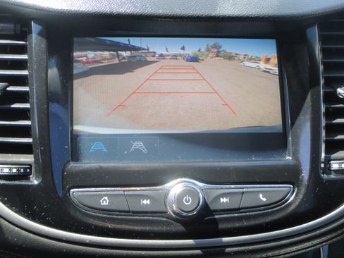 Used 2017 Chevrolet Trax FWD LT w/ 1LT image 7