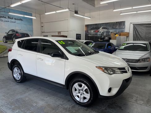 Used 2015 Toyota RAV4 LE image 8