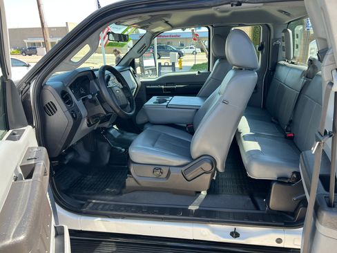 Used 2011 Ford F250 4x4 SuperCab Super Duty image 7
