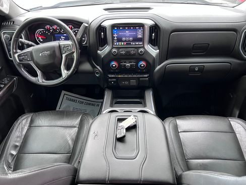 Used 2020 Chevrolet Silverado 1500 4x4 Crew Cab RST image 3