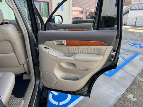 Used 2006 Lexus GX 470 image 24