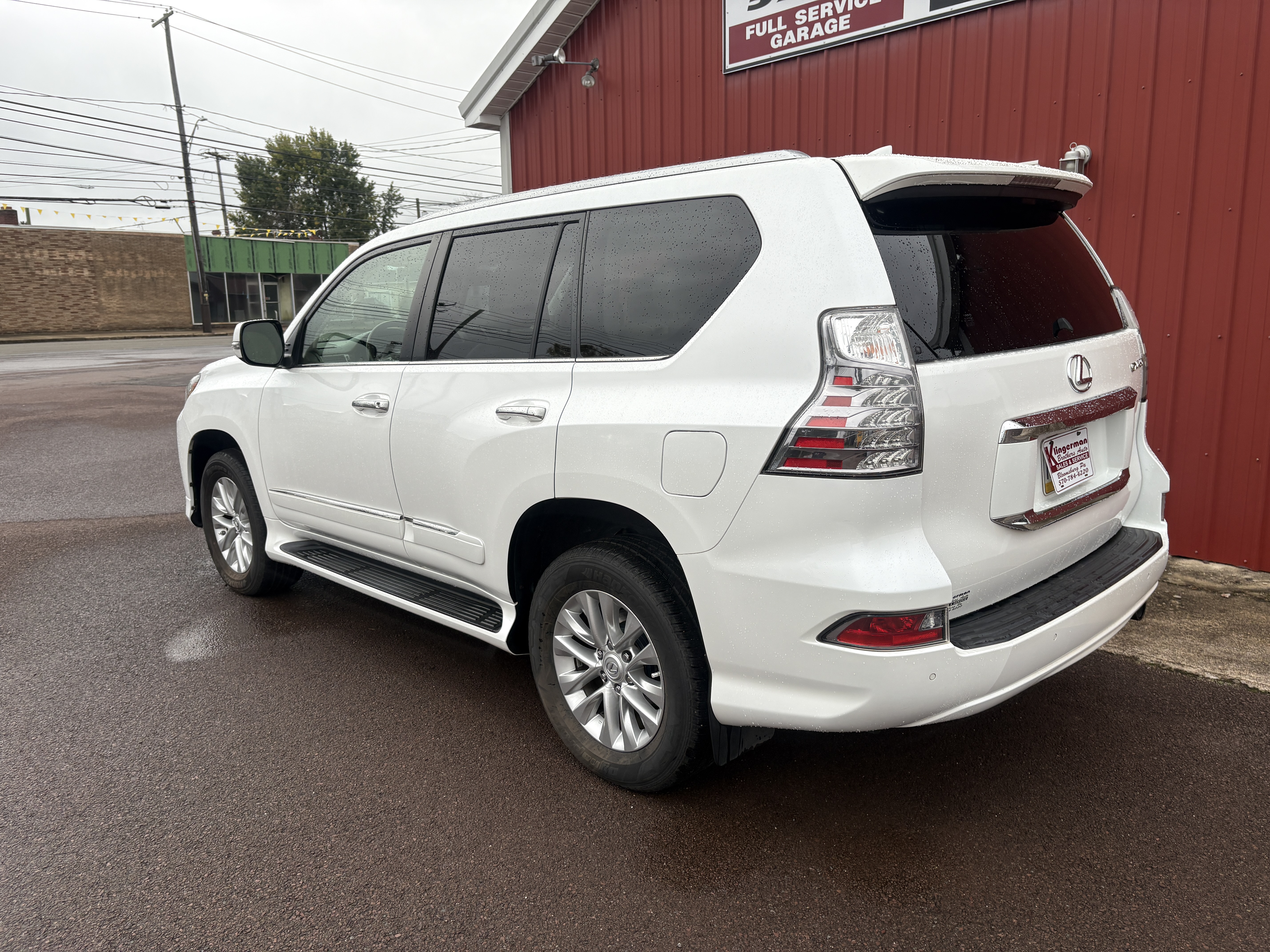 Used 2016 Lexus GX 460 4WD Premium 4.6L 8-Cyl SUV image 4