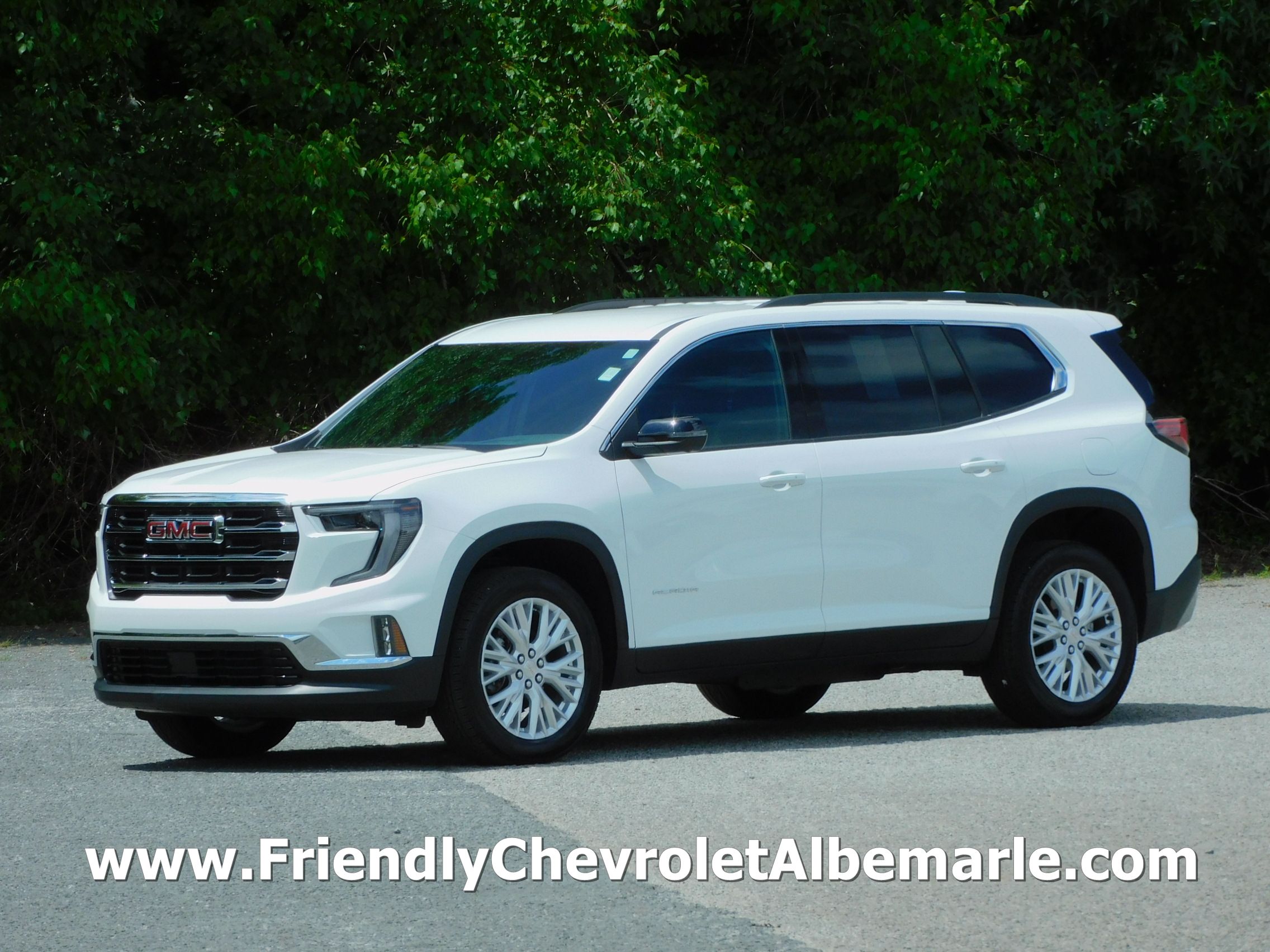 Used 2026 GMC Acadia FWD Elevation image 1