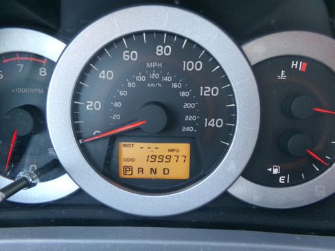 Used 2011 Toyota RAV4 Limited image 18