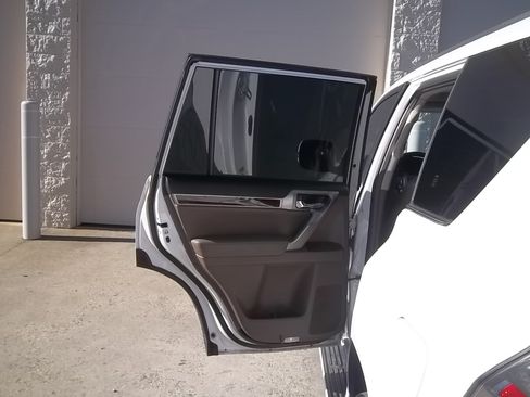 Used 2017 Lexus GX 460 Premium image 18