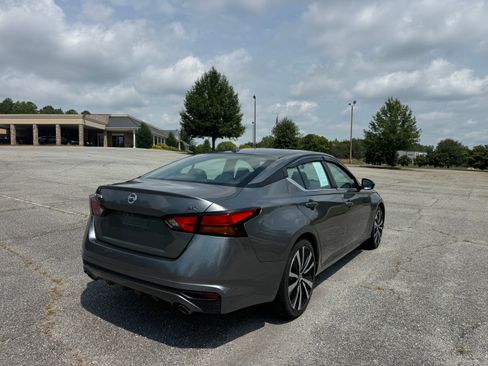 Used 2021 Nissan Altima 2.5 SR FWD image 6