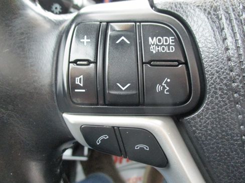 Used 2018 Toyota Highlander XLE image 42