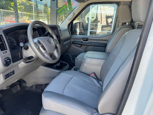 Used 2017 Nissan NV 2500 SV image 7