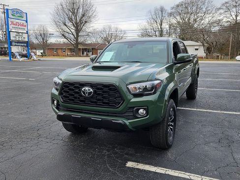 Used 2021 Toyota Tacoma image 1