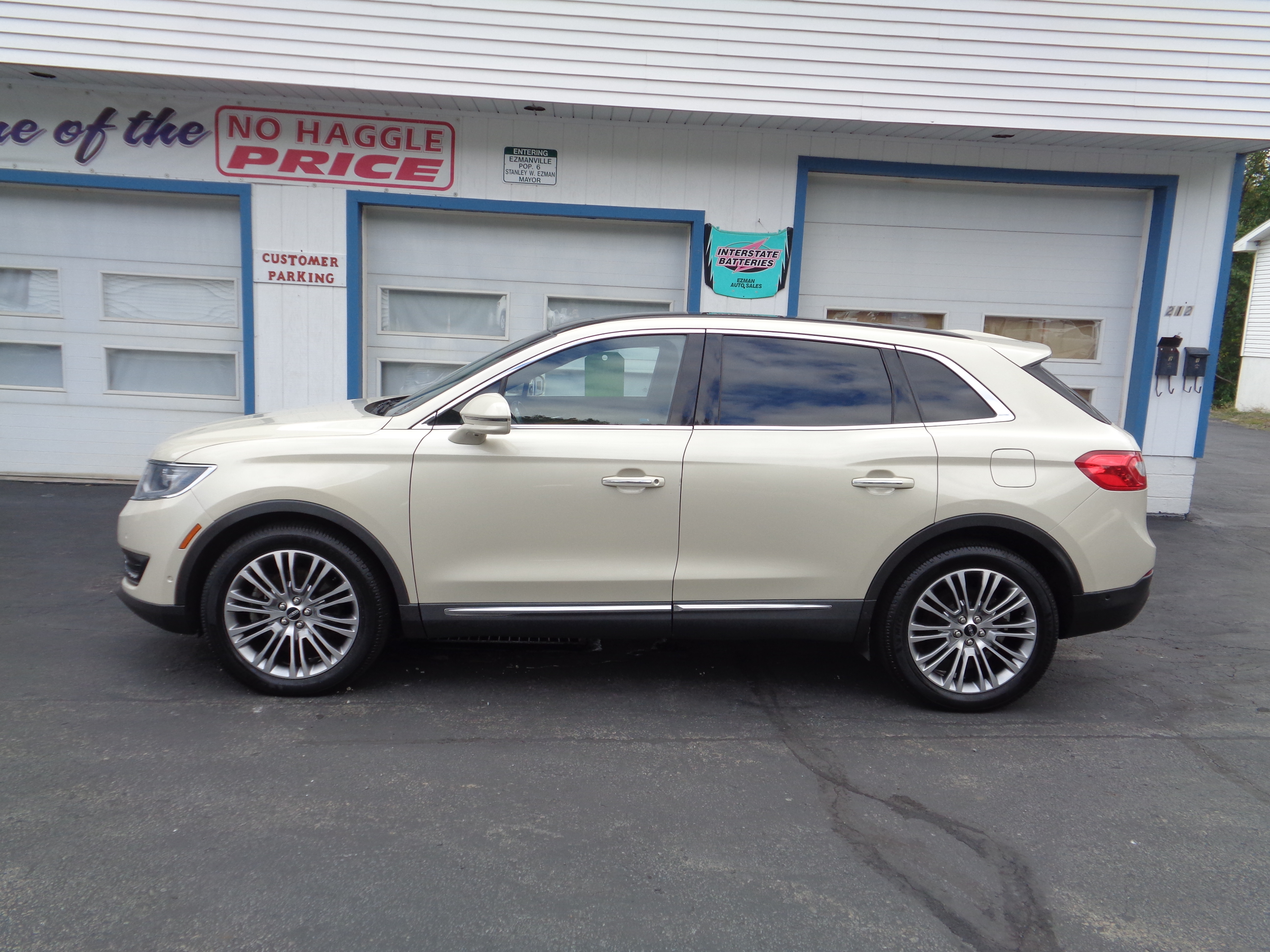 Used 2016 Lincoln MKX Reserve AWD/4WD image 3