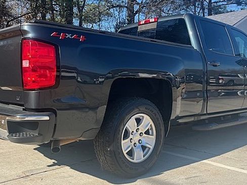 Used 2018 Chevrolet Silverado 1500 LT image 12